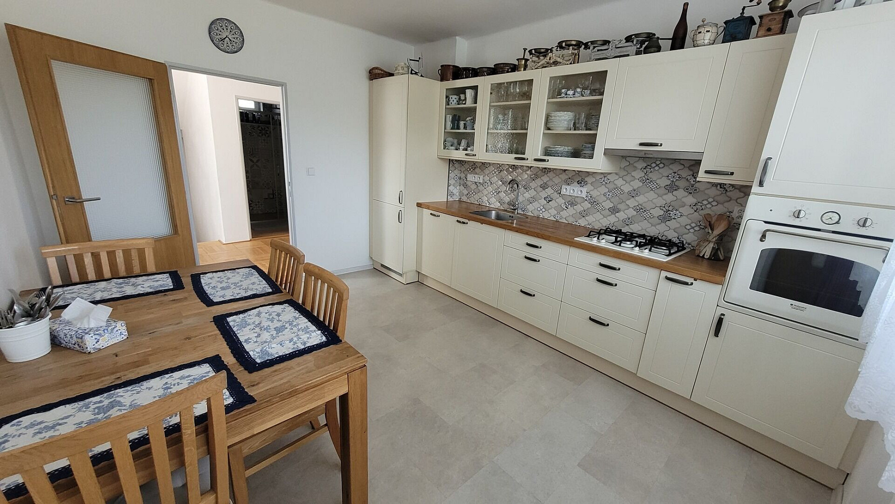 Prodej domu 180 m² s pozemkem 1 075 m² – fotografie 2