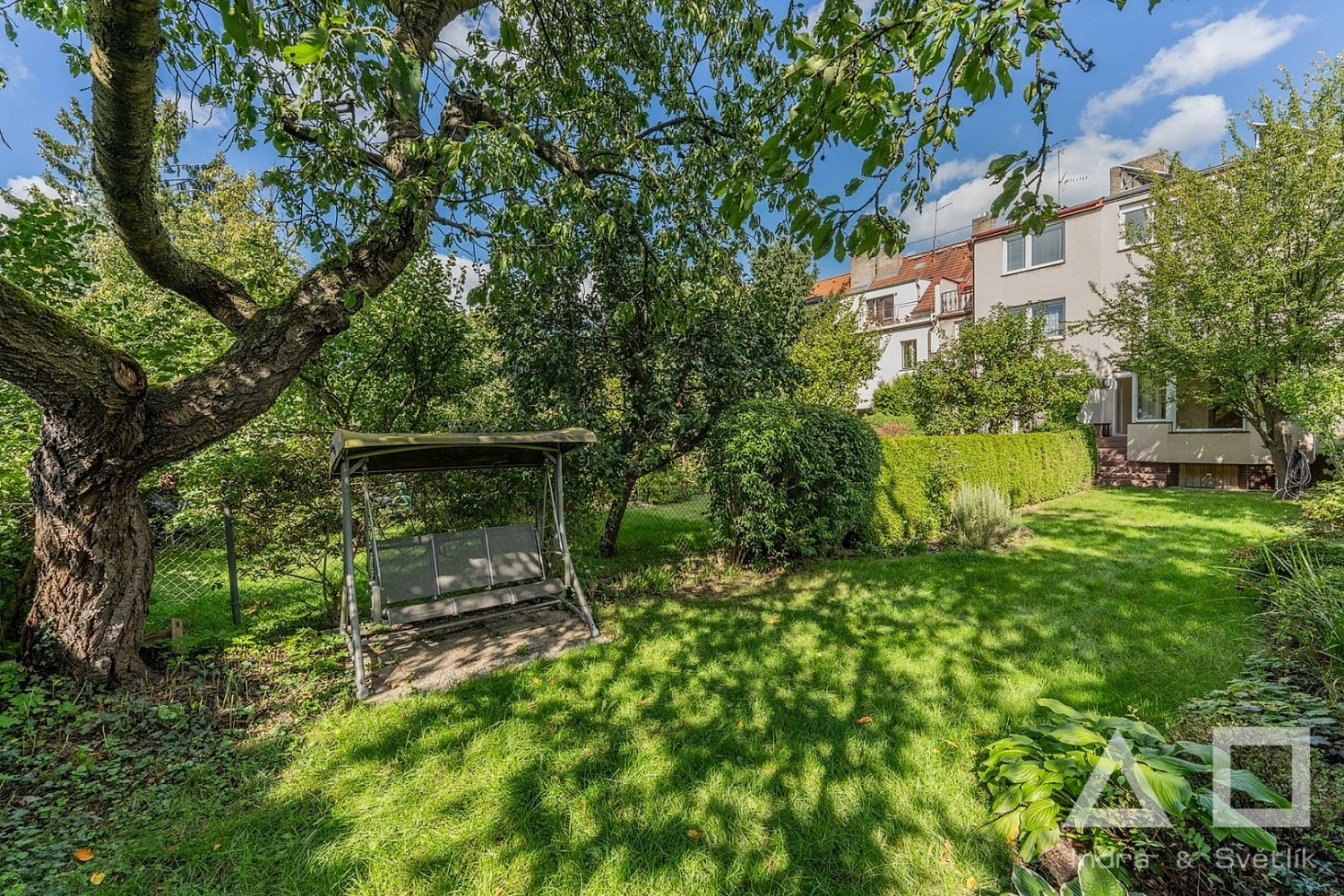 Prodej domu 240 m² s pozemkem 270 m² – fotografie 2