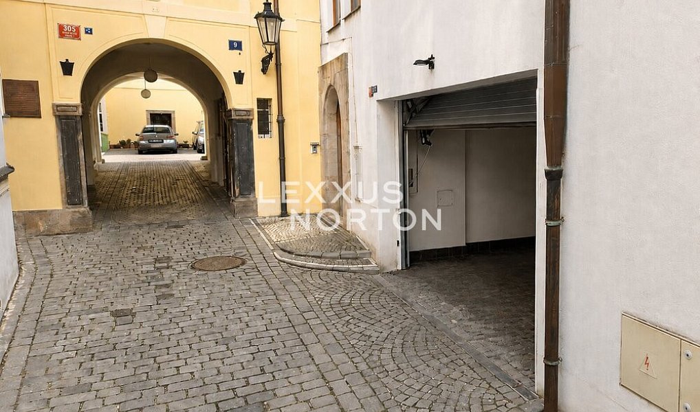 Garážové stání Vlašská, Praha – náhled fotky 2
