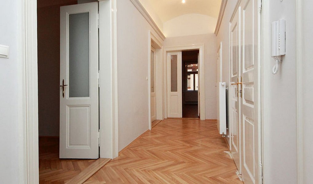 Pronájem kanceláře 108 m², Praha – náhled fotky 3