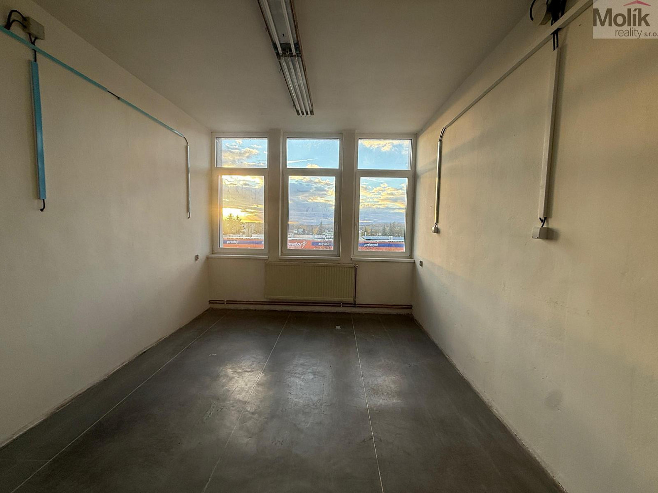 Pronájem kanceláře 154 m² – fotografie 3