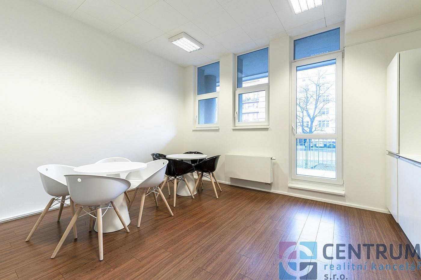 Pronájem kanceláře 42 m² — photo 5