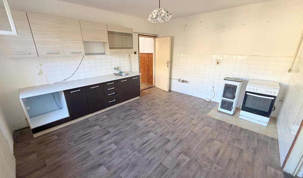 Pronájem domu 150 m² s pozemkem 1 406 m², Hluk – náhled fotky 3