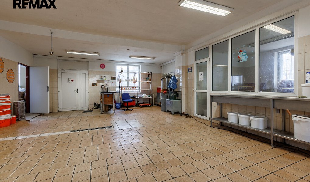 Prodej domu 251 m² s pozemkem 294 m², Karlovy Vary – náhled fotky 2
