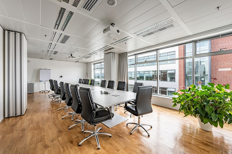 Pronájem kanceláře 500 m² – fotografie 3