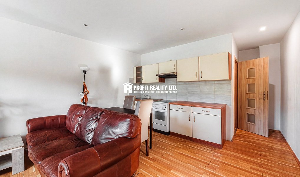 Prodej domu 164 m² s pozemkem 2 727 m², Beroun – náhled fotky 2