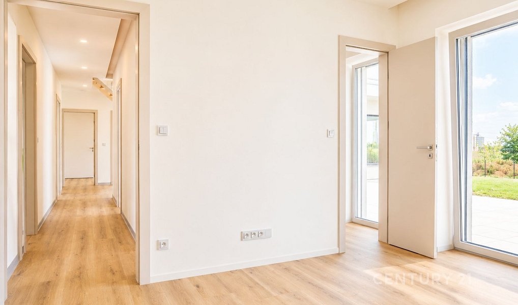 Pronájem domu 236 m² s pozemkem 1 500 m², Benešov – náhled fotky 20