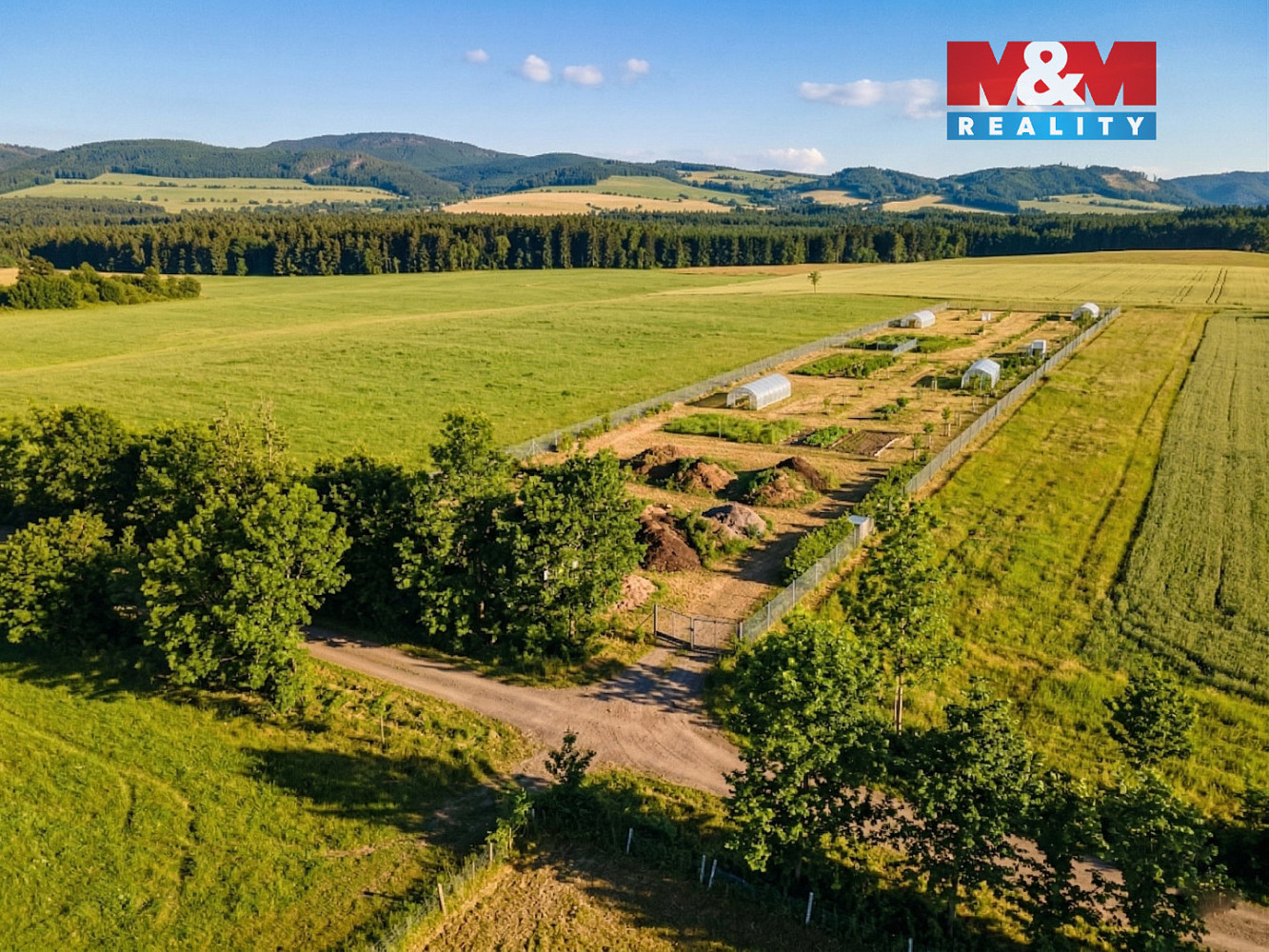 Prodej komerčního pozemku 8 432 m² – fotografie 3