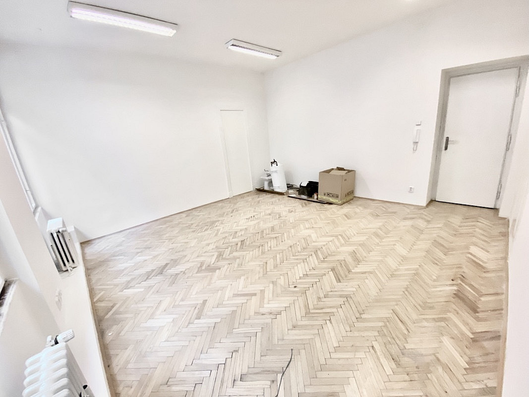 Pronájem kanceláře 27 m² — photo 2