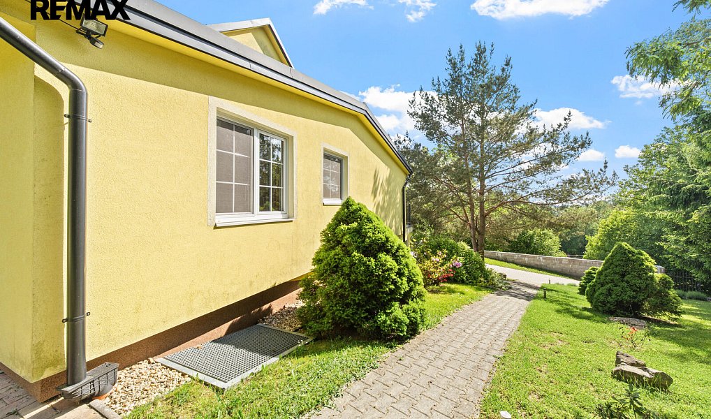 Prodej domu 300 m² s pozemkem 150 m², Dačice – náhled fotky 4