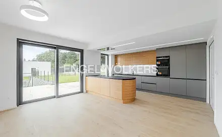 Pronájem domu 290 m² s pozemkem 500 m², Na Křenkově, Praha 5 - Slivenec