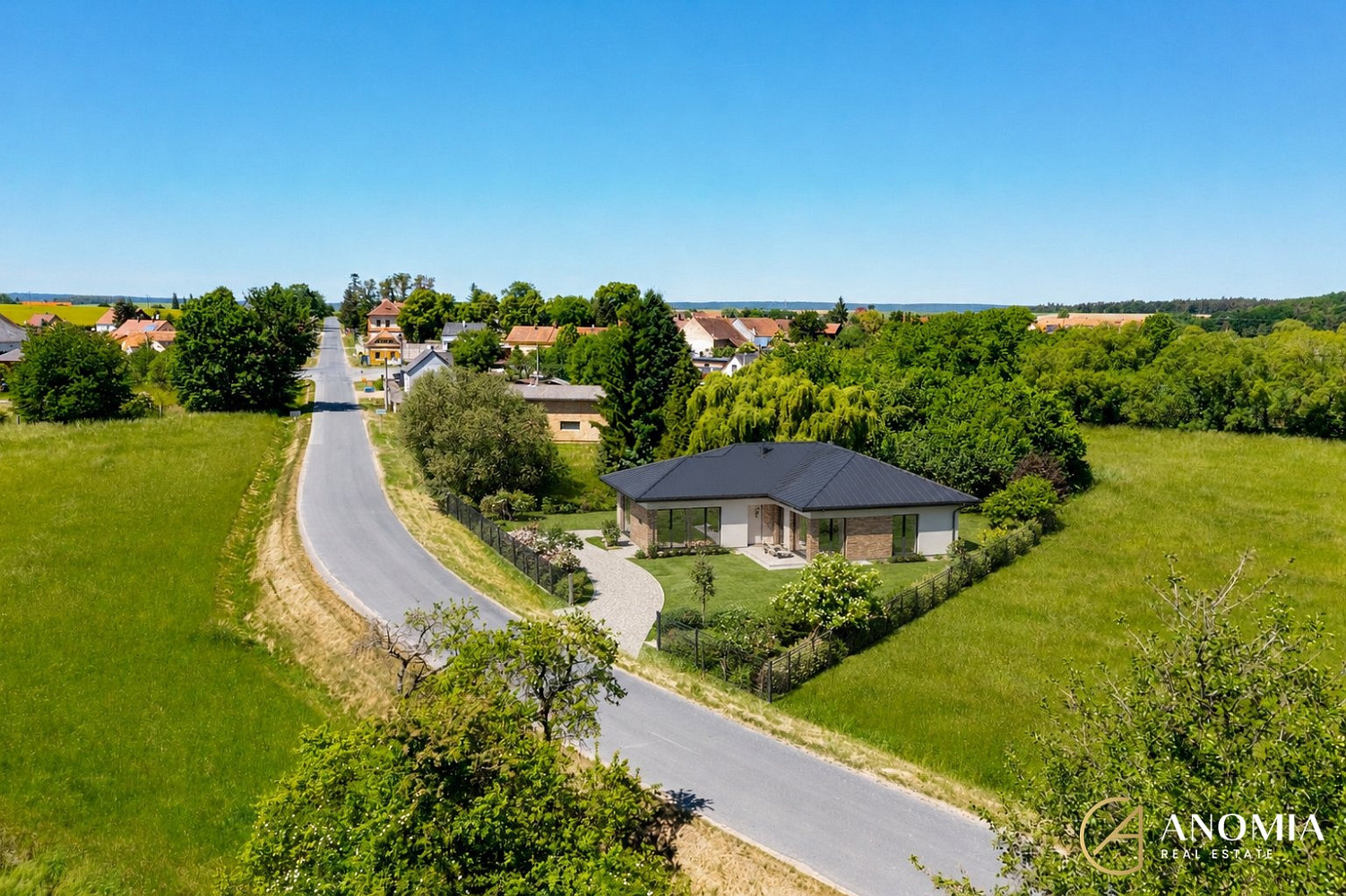 Prodej stavebního pozemku 1 989 m²