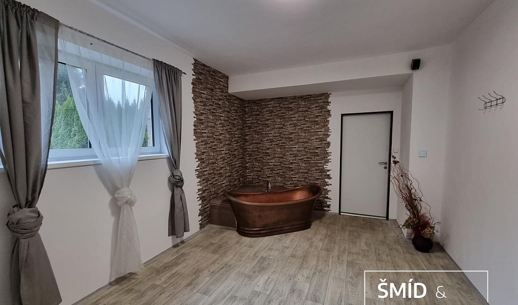 Prodej ubytovacího objektu 828 m², Světlá nad Sázavou – náhled fotky 2