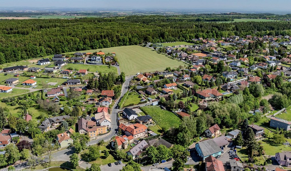 Prodej stavebního pozemku 1 000 m², Babice – náhled fotky 4