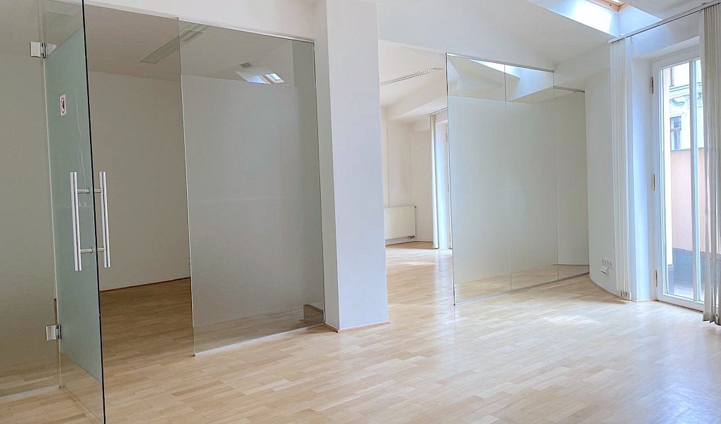 Pronájem kanceláře 90 m², Praha – náhled fotky 3