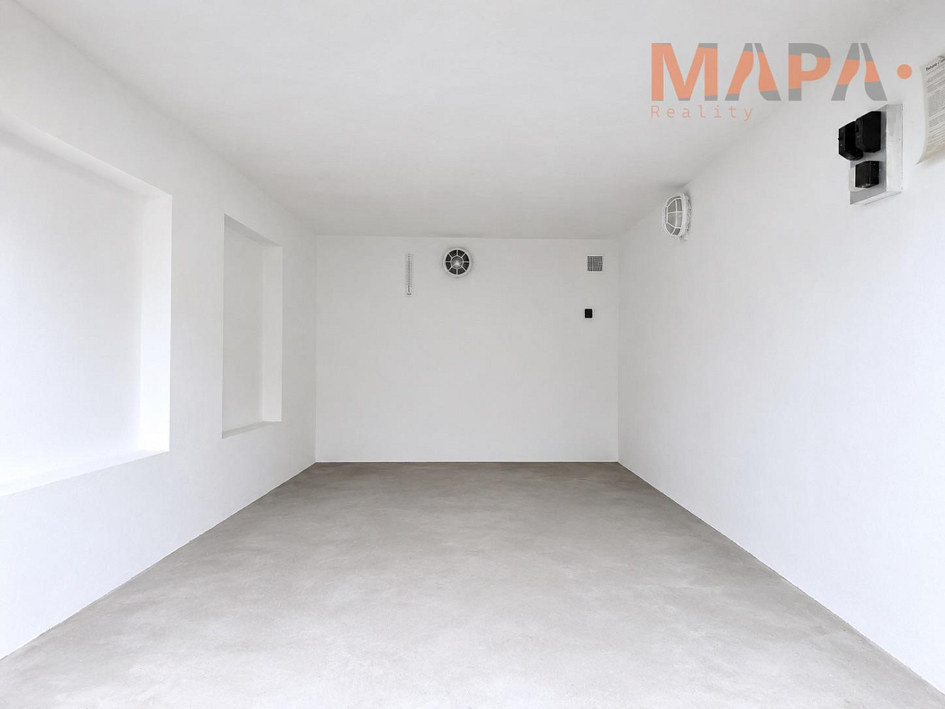 Prodej garáže 19 m2 bezručova, chomutov — photo 2