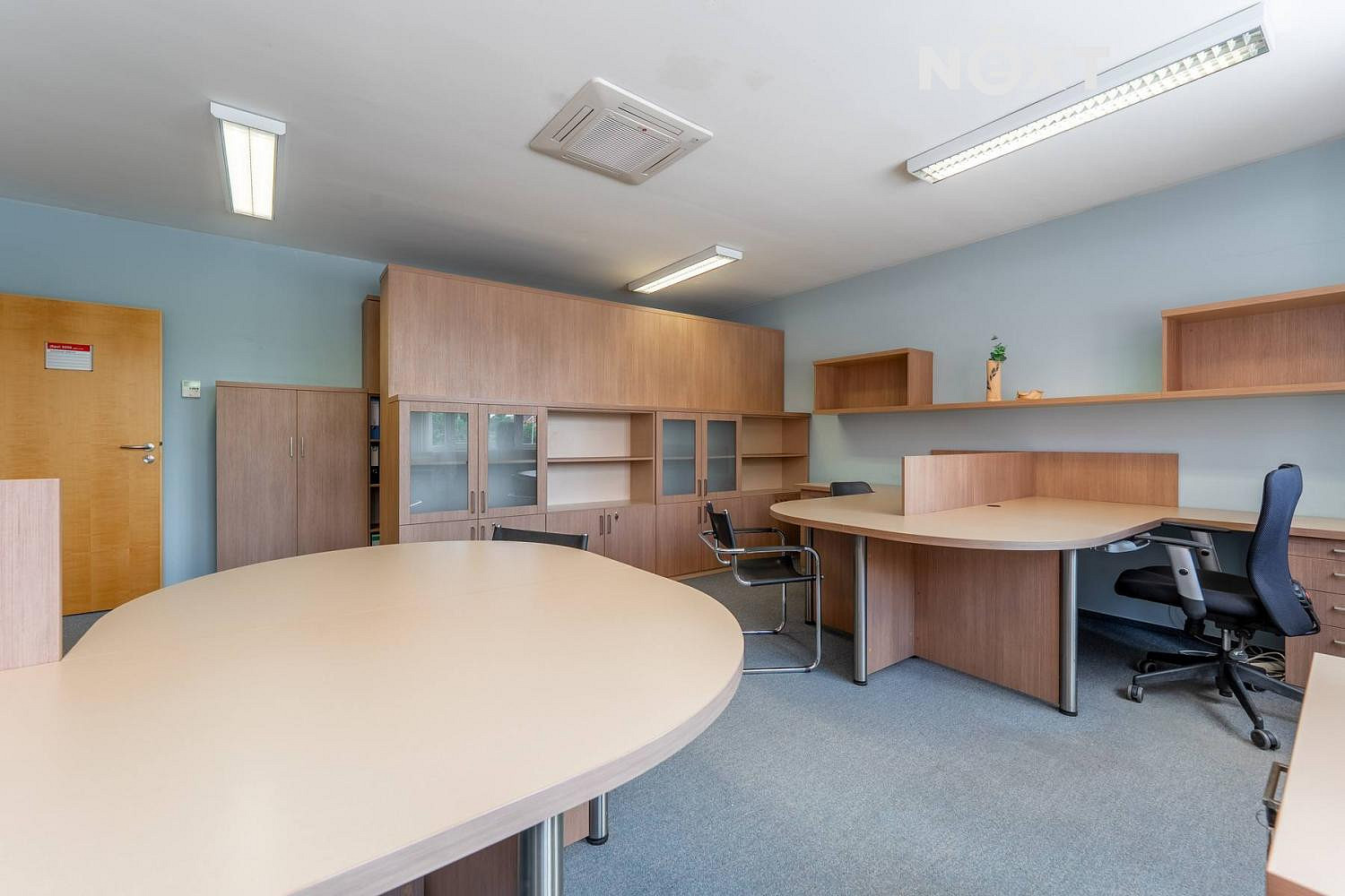 Pronájem kanceláře 121 m² — photo 2