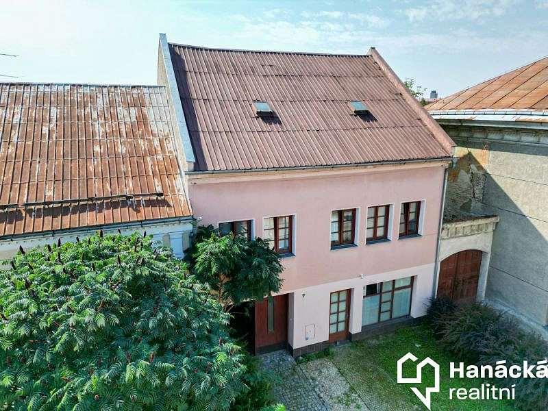 Prodej ubytovacího objektu 300 m² – fotografie 2