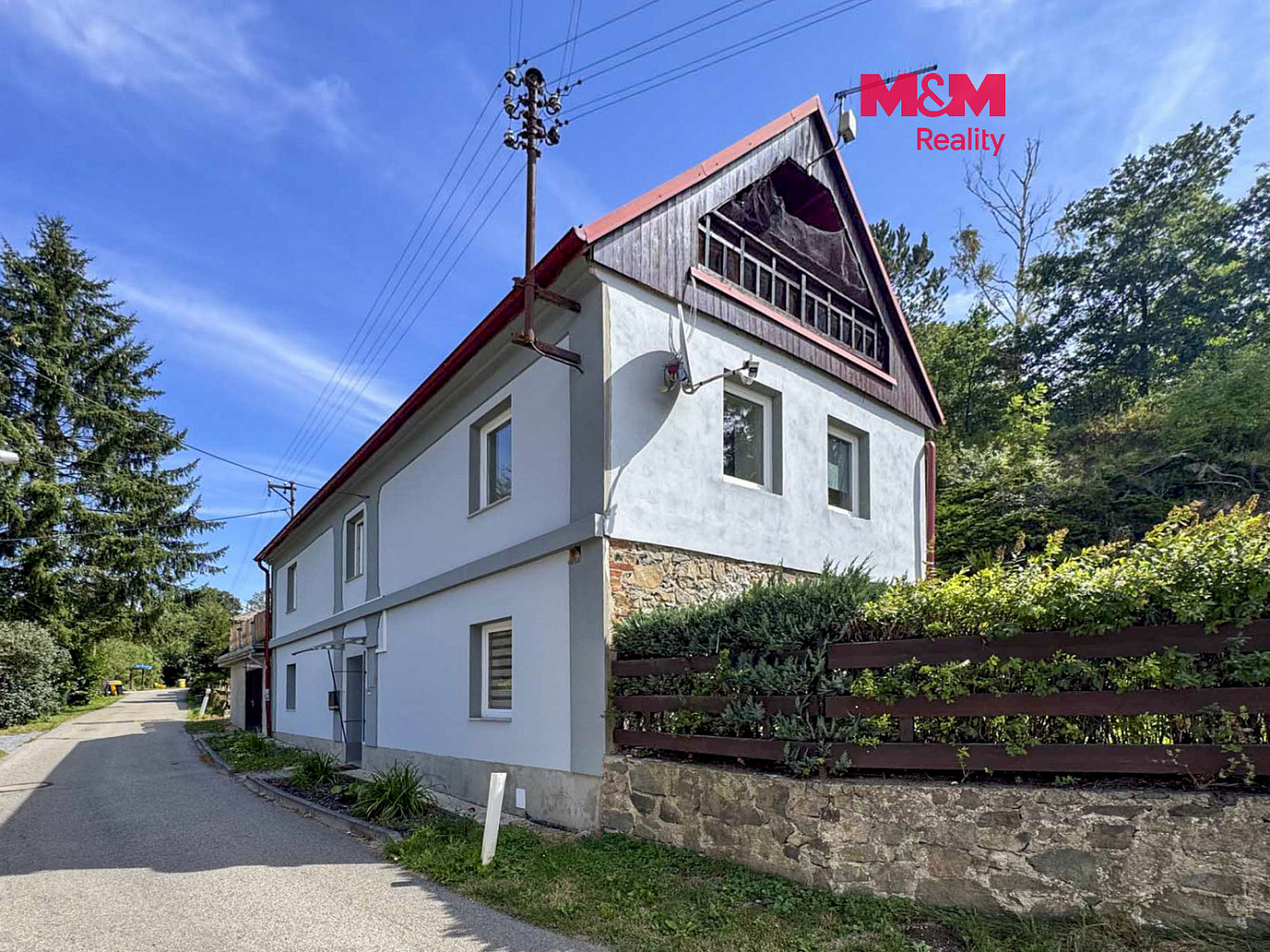 Prodej domu 226 m² s pozemkem 1 039 m²