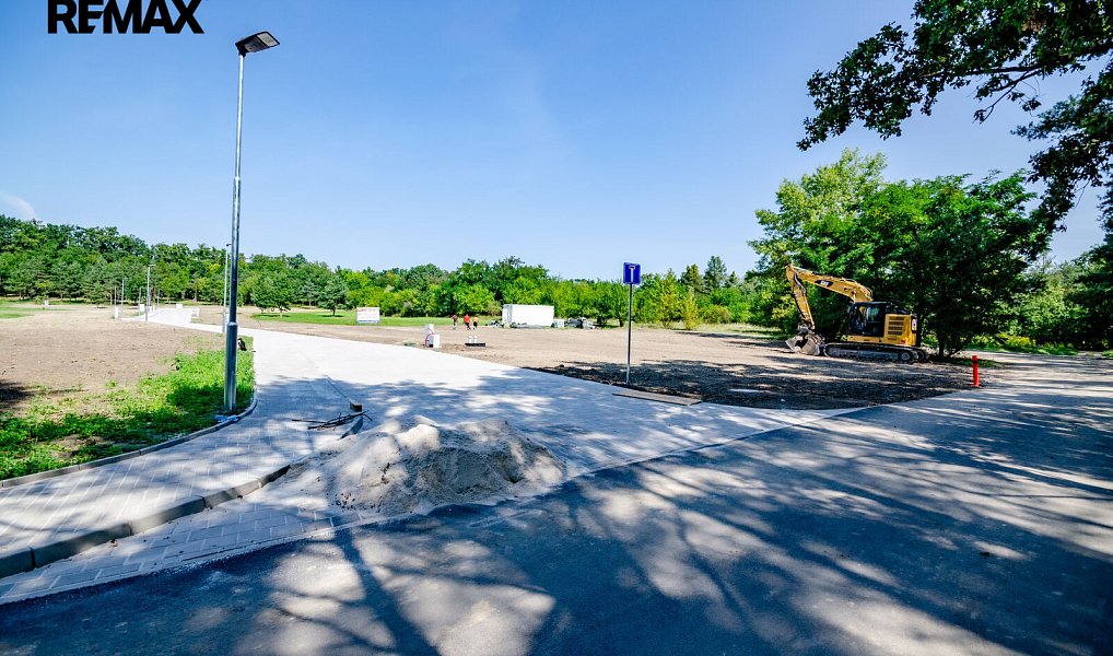 Prodej stavebního pozemku 1 408 m², Kolín – náhled fotky 17