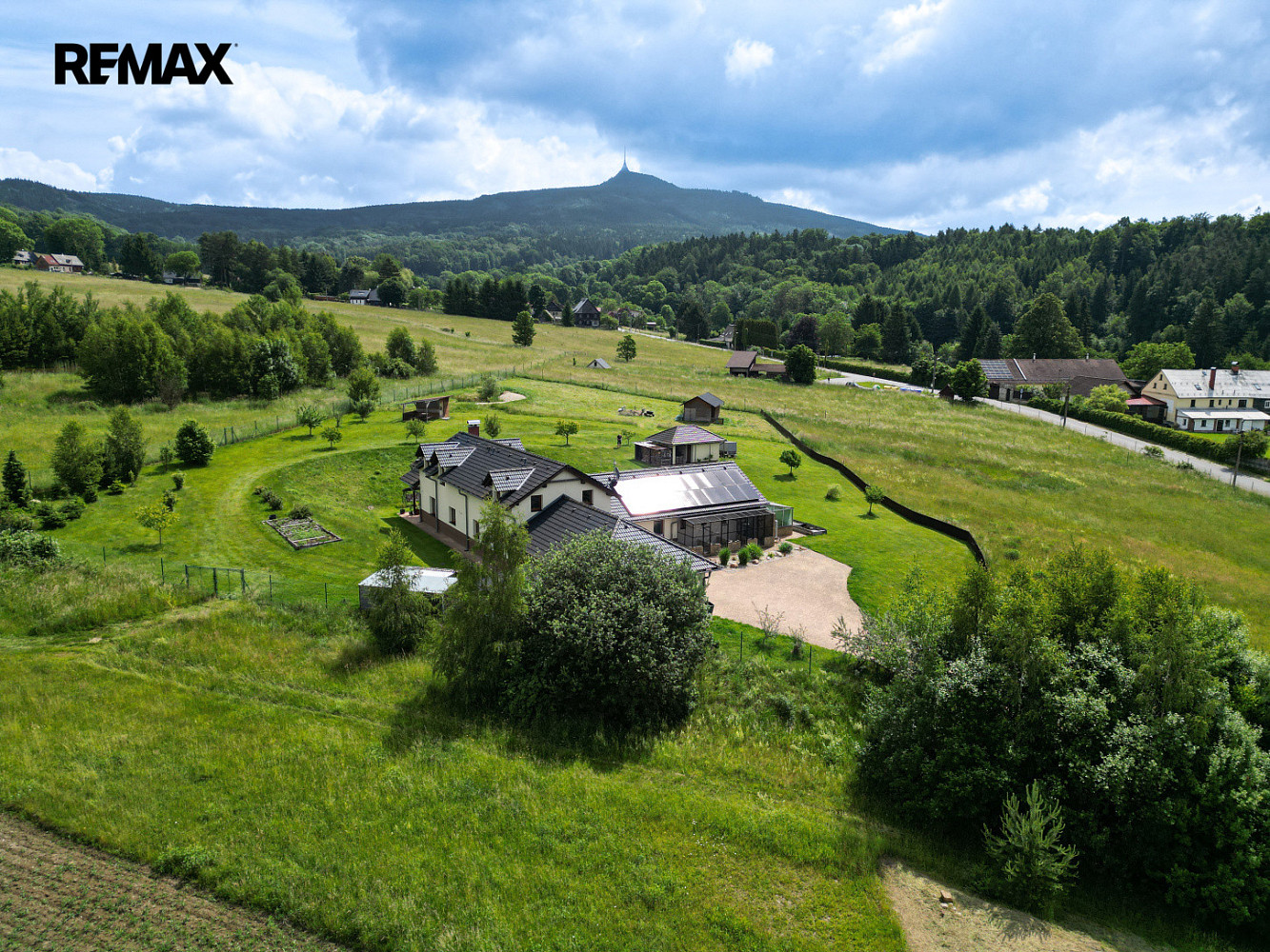 Prodej domu 280 m² s pozemkem 25 753 m²