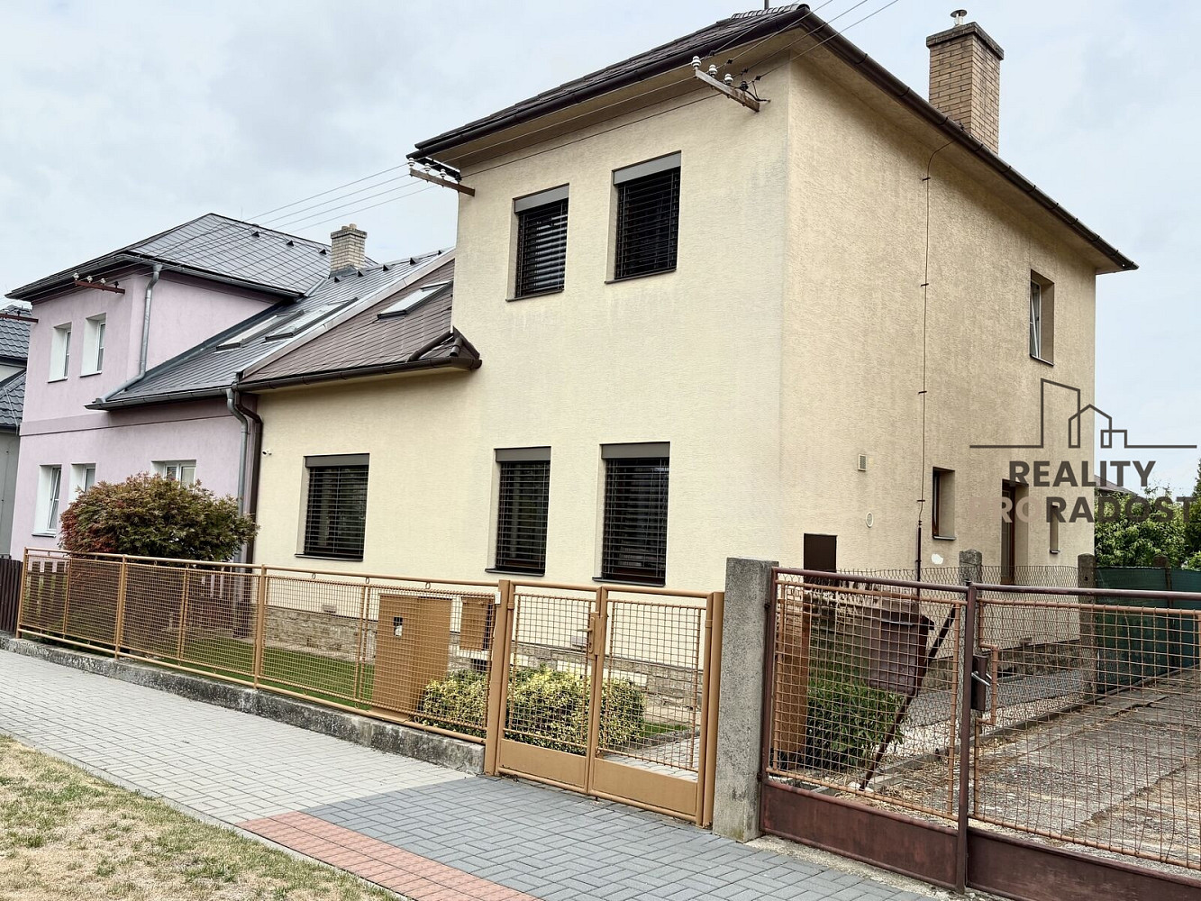 Prodej domu 180 m² s pozemkem 369 m²