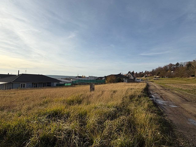 Prodej stavebního pozemku 1 290 m² – pohled 4