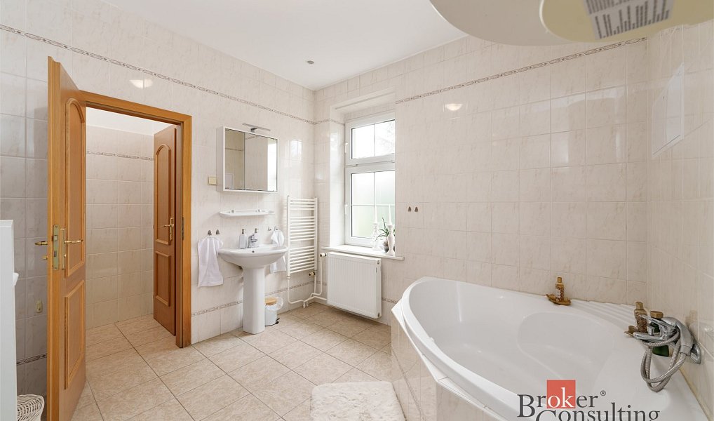 Prodej domu 1 000 m² s pozemkem 2 969 m², Hostivice – náhled fotky 15