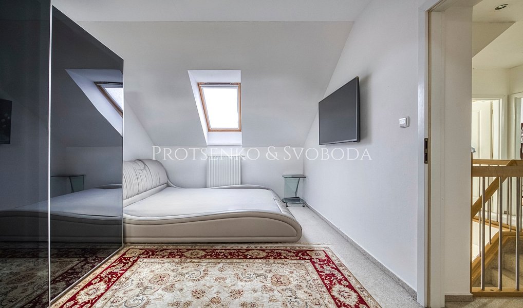 Prodej domu 185 m² s pozemkem 920 m², Hostivice – náhled fotky 9