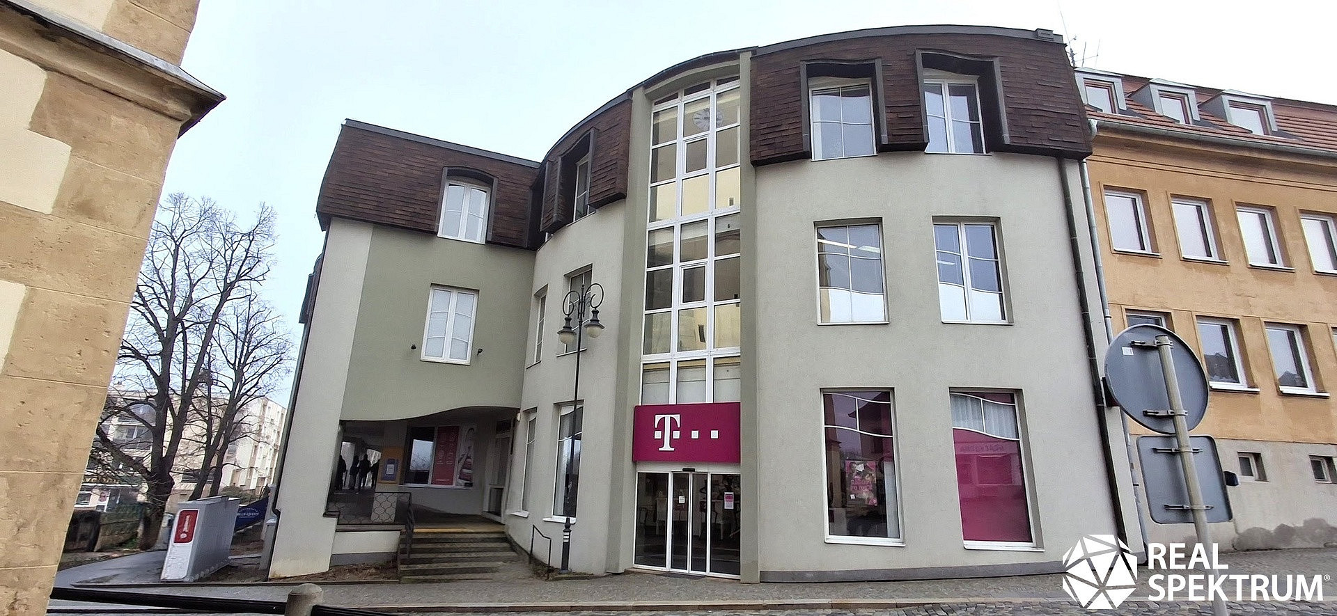 Pronájem obchodních prostor 120 m²