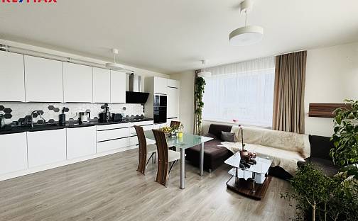 Pronájem bytu 3+kk 82 m², T. G. Masaryka, Horoměřice, okres Praha-západ