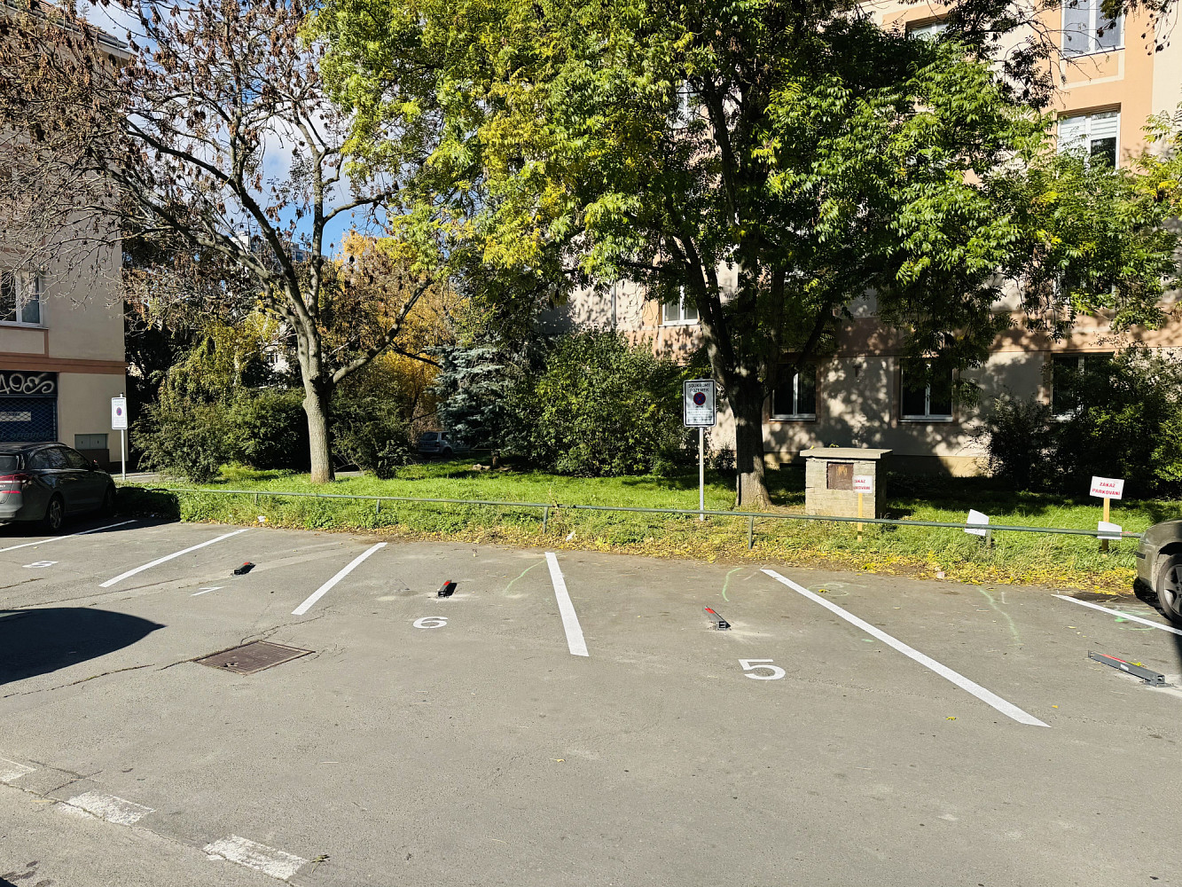 Praha, Černokostelecká, parkovací stání pronájem – pohled 3