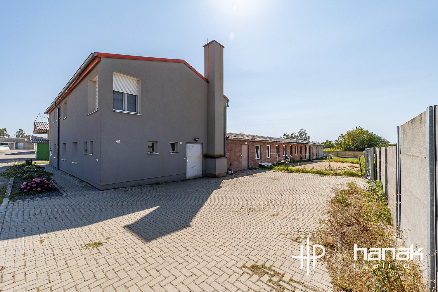 Prodej výrobních prostor 900 m² — photo 2