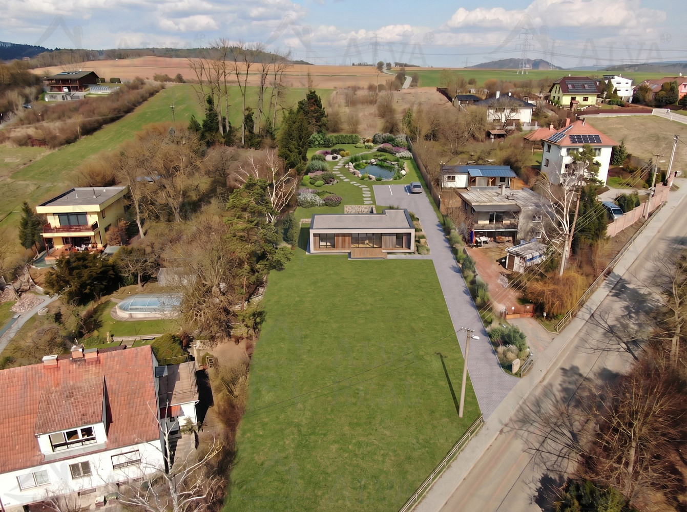 Prodej stavebního pozemku 3 000 m² – fotografie 3
