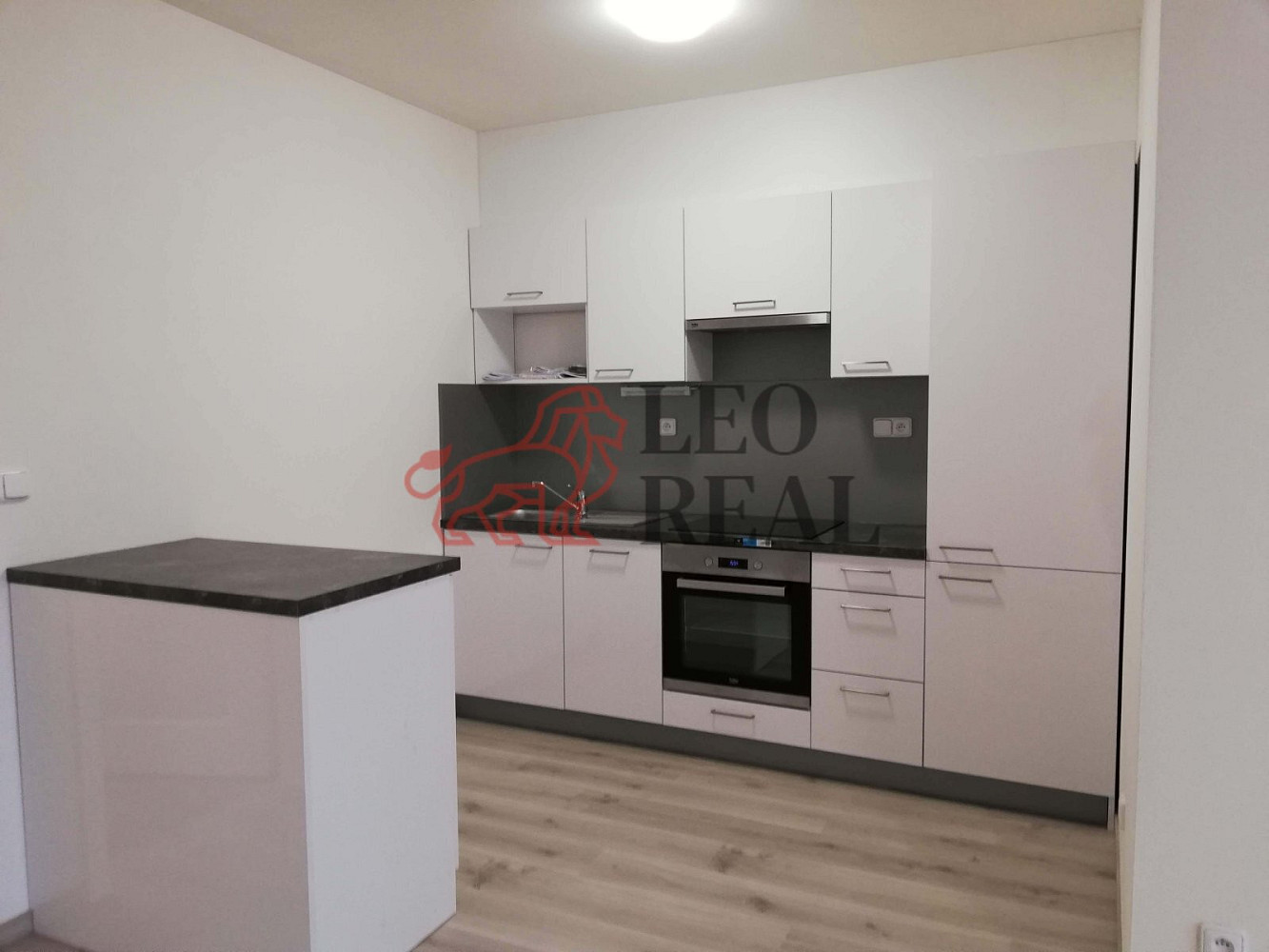 Pronájem bytu 1+kk 35 m² – fotografie 2