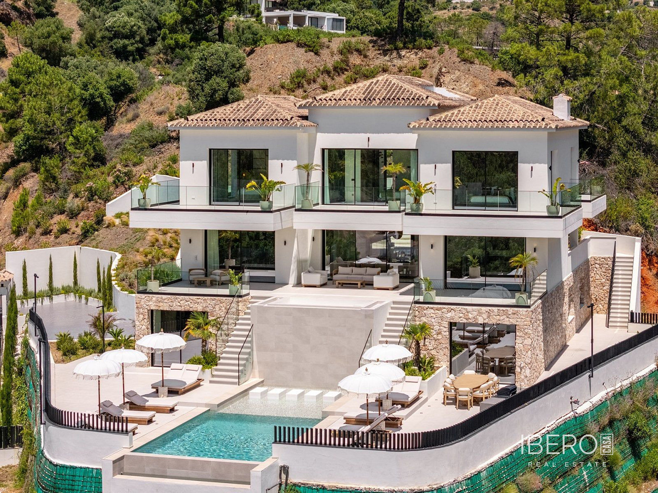 Prodej domu 668 m² s pozemkem 3 250 m² — photo 2