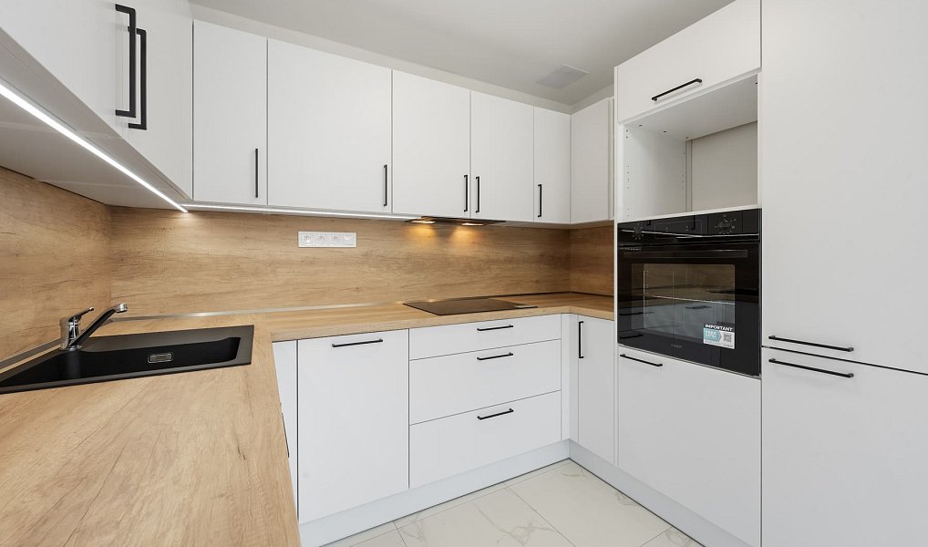 Prodej bytu 1+1 92 m², Čebín – náhled fotky 12