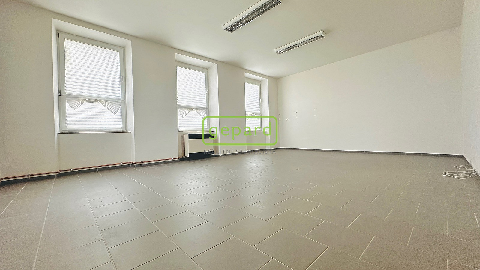 Pronájem kanceláře 36 m² – fotografie 2