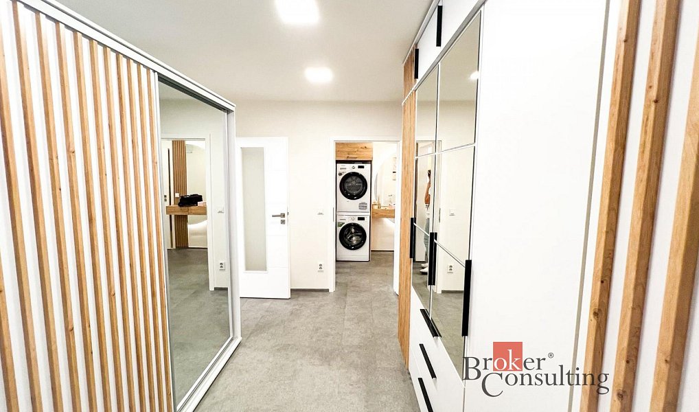 Pronájem bytu 2+kk 74 m², Praha – náhled fotky 8