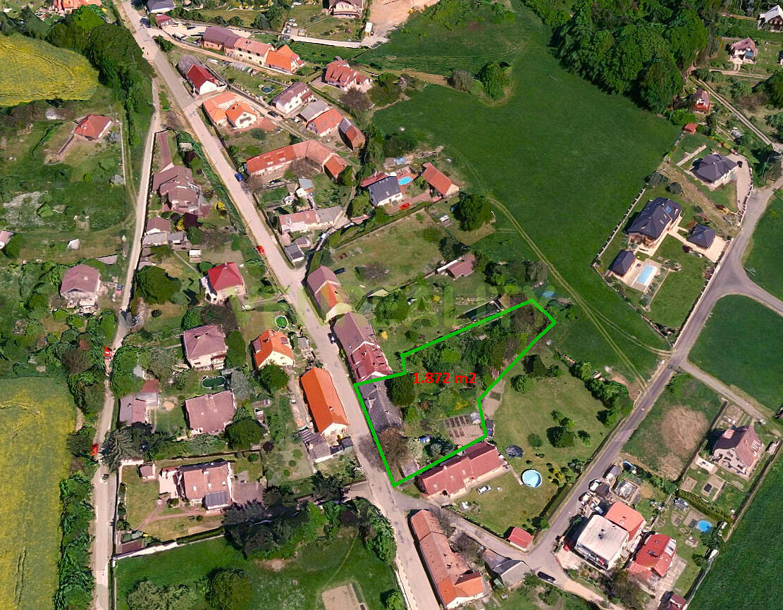 Prodej stavebního pozemku 1 872 m²