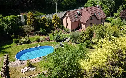Prodej domu 213 m² s pozemkem 1 886 m², V Březině, Mirošovice, okres Praha-východ