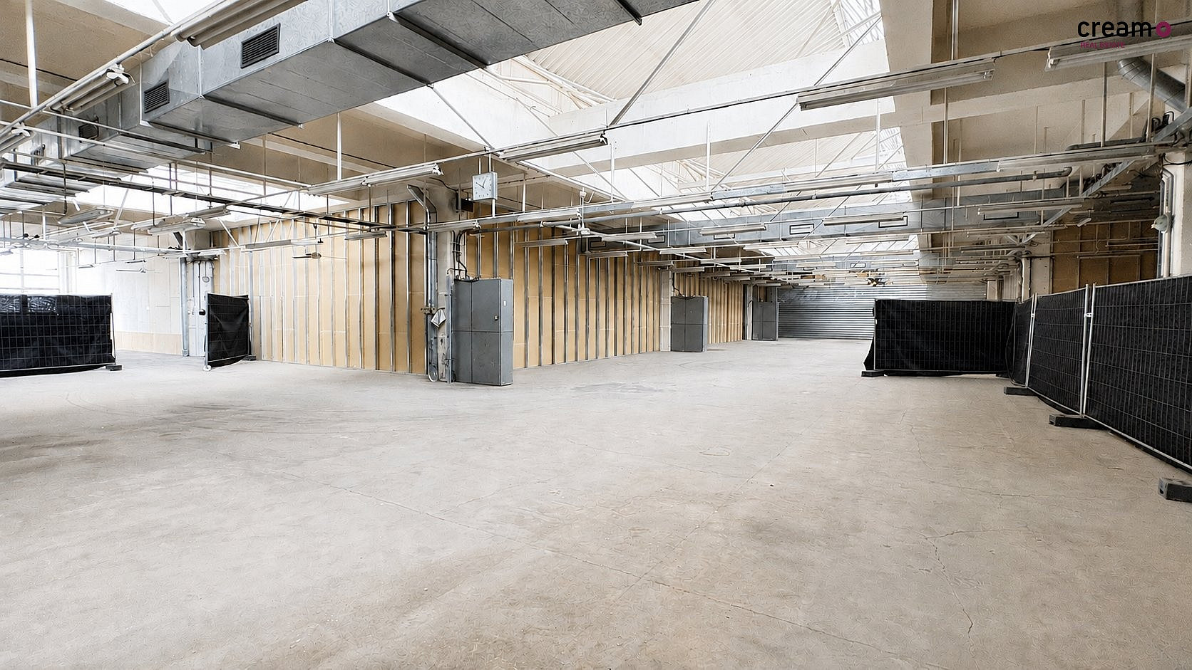 Pronájem skladovacích prostor 533 m²