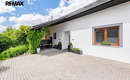 Prodej domu 246 m² s pozemkem 396 m², Lomená, Babice, okres Praha-východ