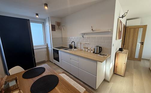 Pronájem bytu 2+kk 43 m², Revoluční, Měšice, okres Praha-východ