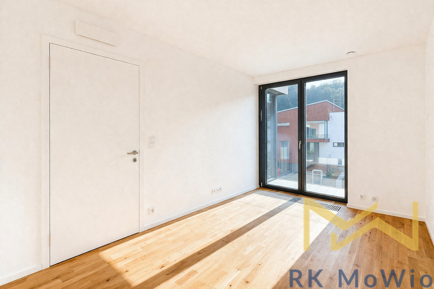 Pronájem domu 210 m² s pozemkem 207 m² – fotografie 3