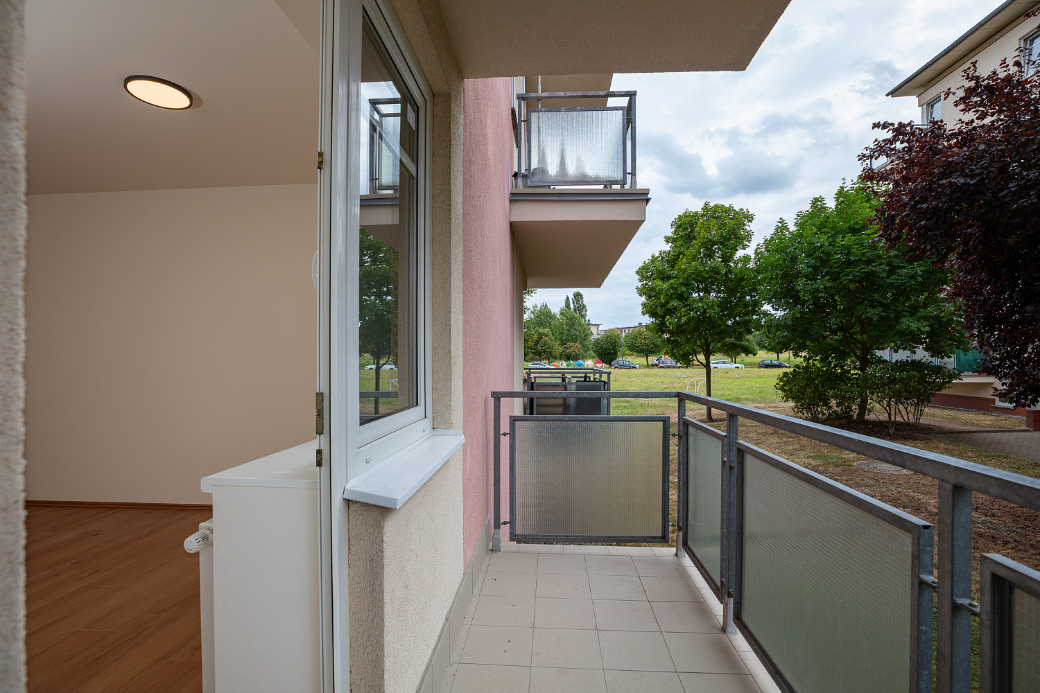 Pronájem bytu 1+kk 36 m² – fotografie 2
