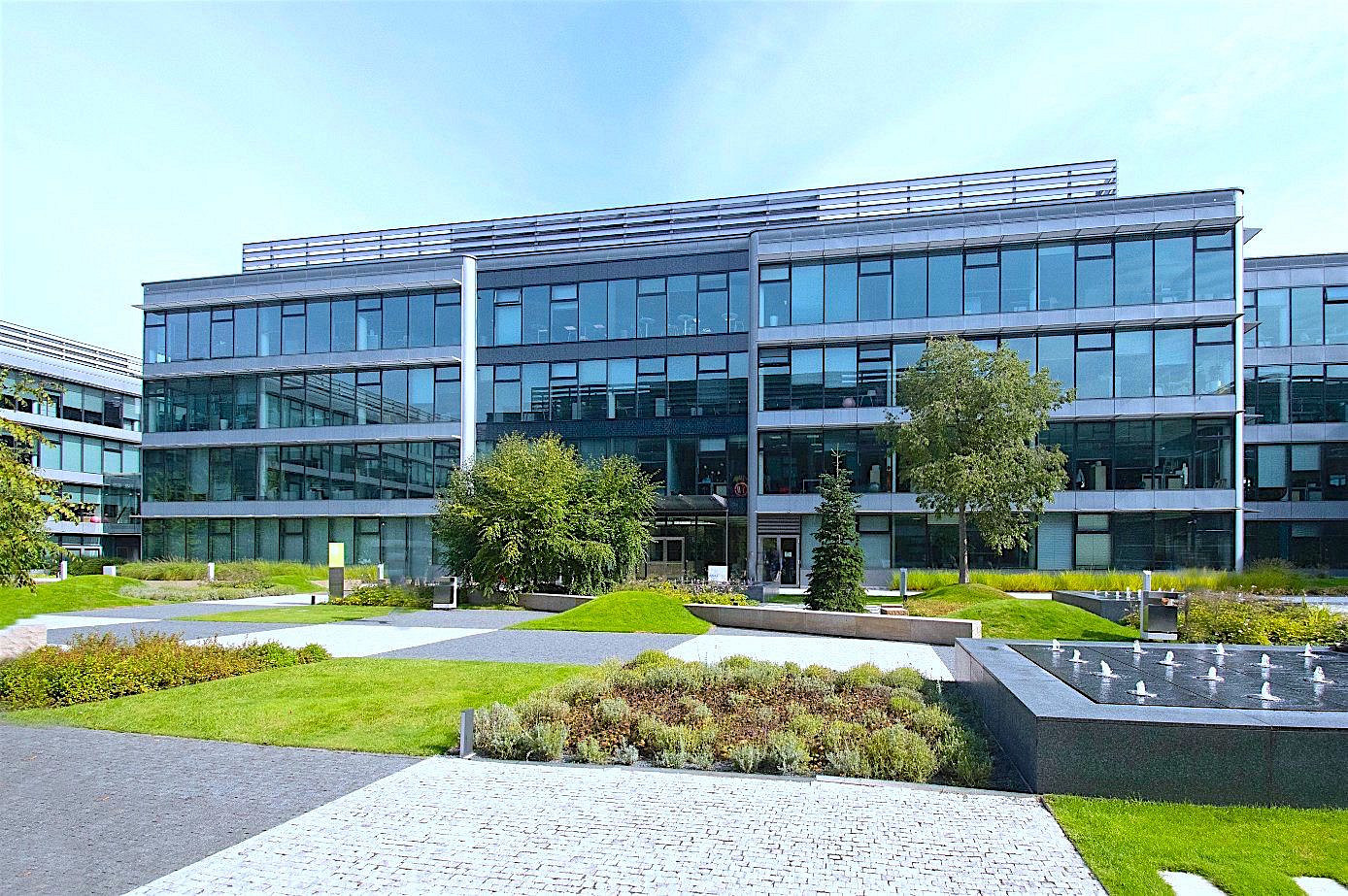 Pronájem kanceláře 1 047 m²