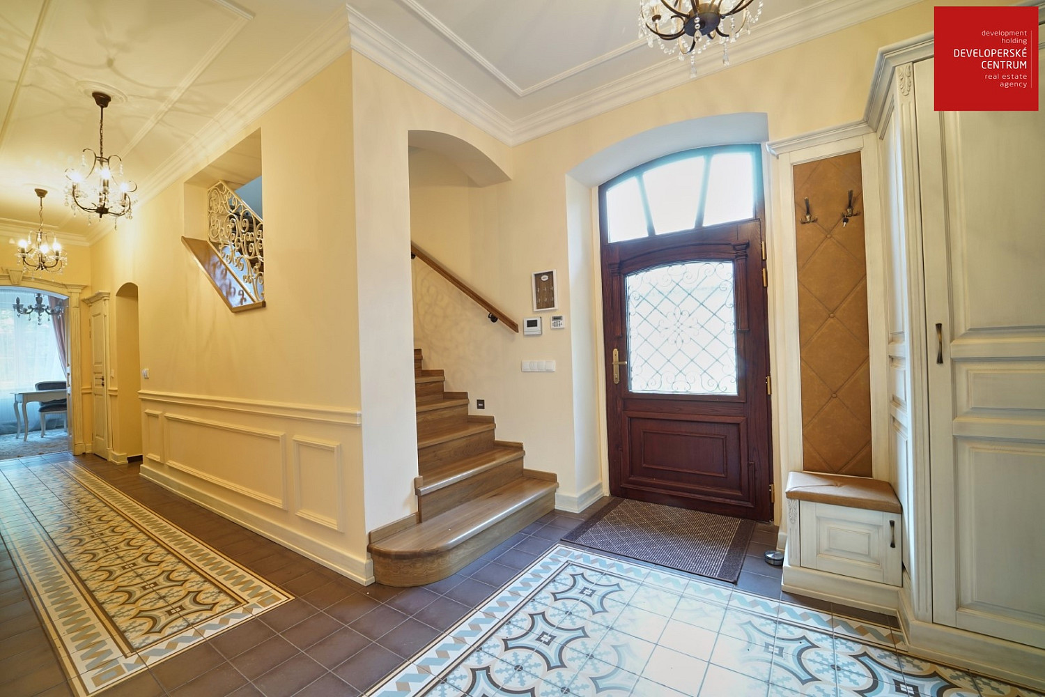 Prodej domu 630 m² s pozemkem 1 118 m² – pohled 4