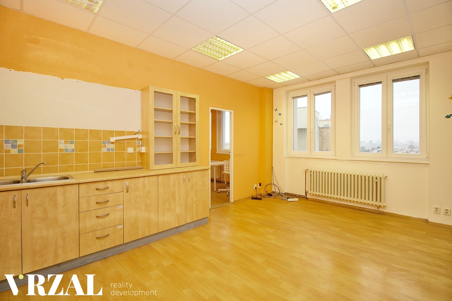Pronájem komerčního objektu (jiného typu) 80 m²
