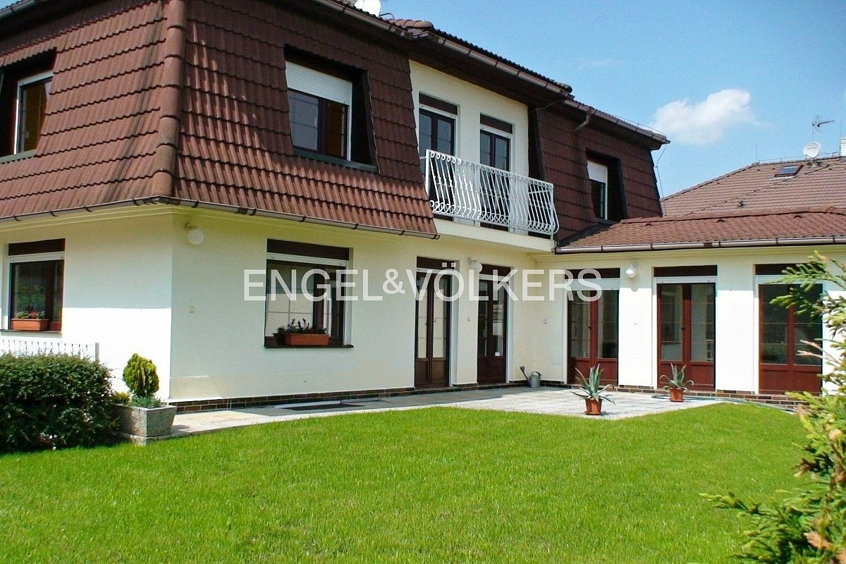 Pronájem domu 365 m² s pozemkem 600 m² – fotografie 3